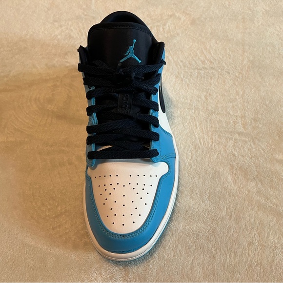 Air Jordan 1 Low UNC 2021 - Picture 9 of 17